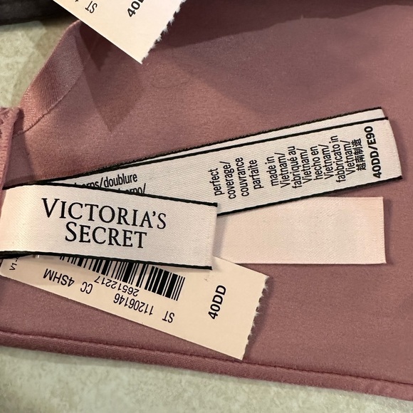 Incredible by Victoria Secret wireless bra 40DD NWOT.. - Picture 2 of 3